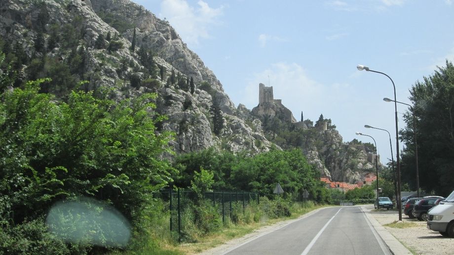 Approaching Omis from the mountains