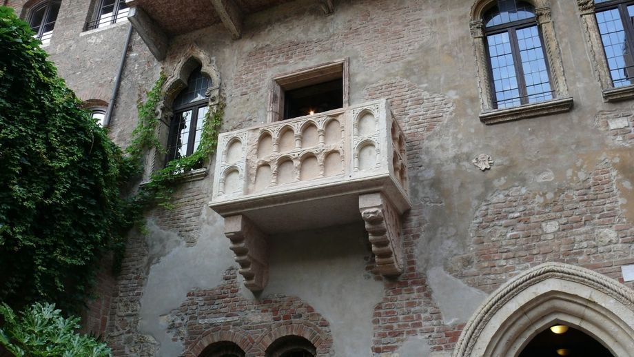 The Romeo & Juliette balcony